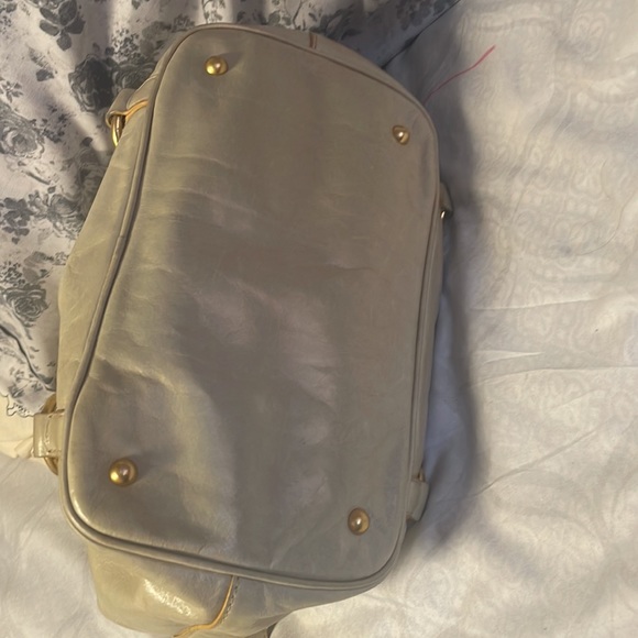 Authentic Miu Miu 2 Way leather bag with detachable strap. - Picture 6 of 17